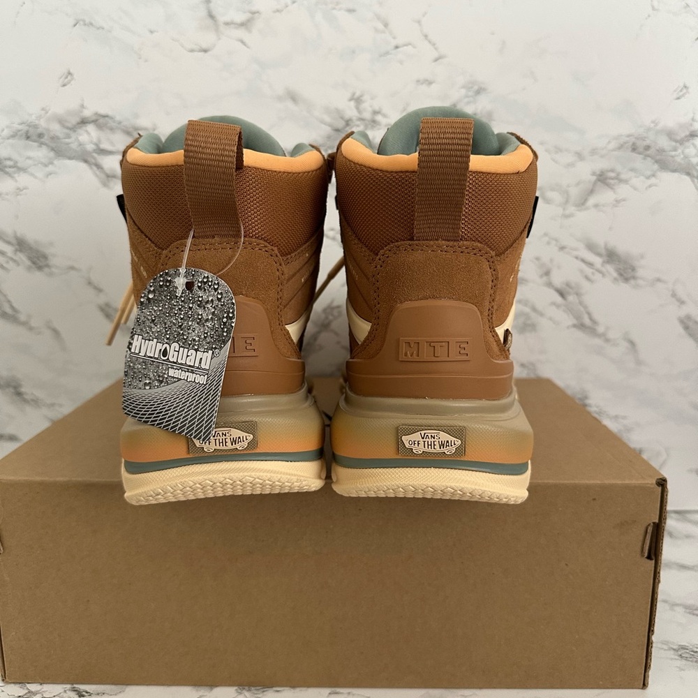 Vans MTE Crestline Waterproof Hiking Trek Snow Boots 500264 Women’s Size 6.5 - Picture 6 of 9